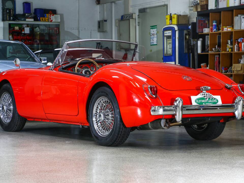 Image 5/24 of MG MGA 1500 (1959)