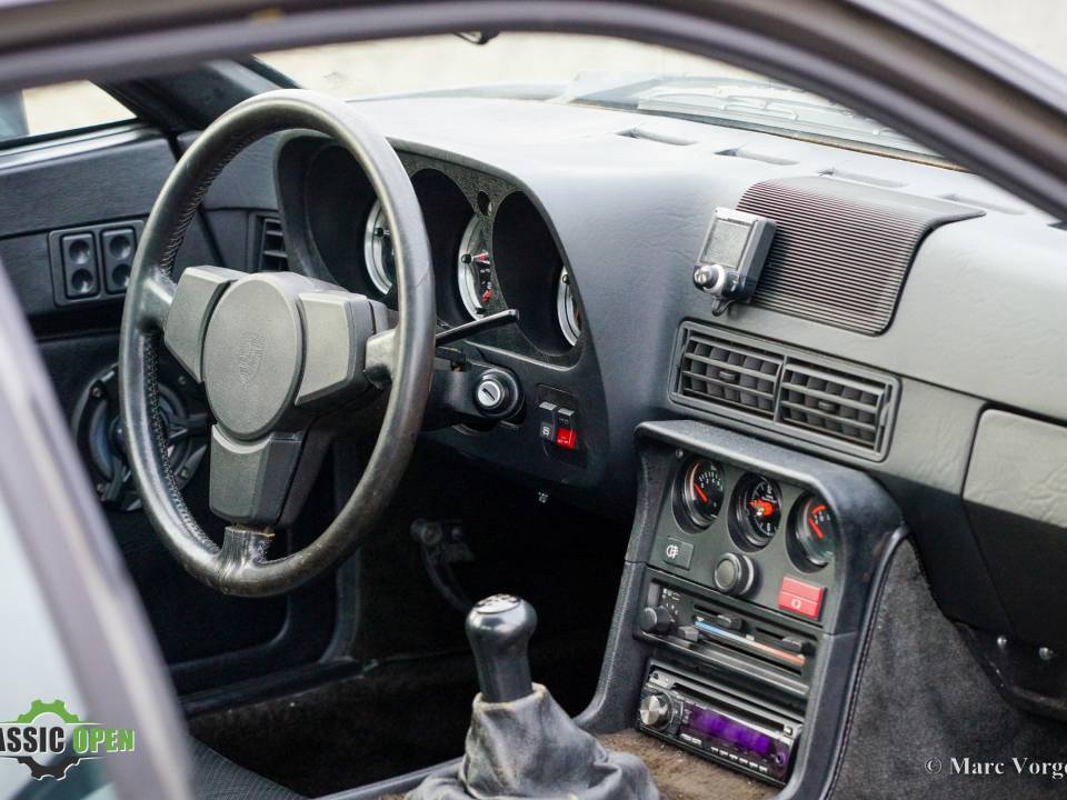 Image 11/32 of Porsche 924 (1980)