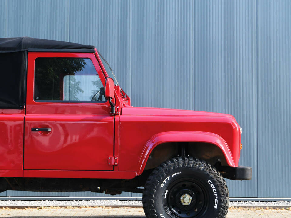 Image 6/38 of Land Rover 110 (1989)