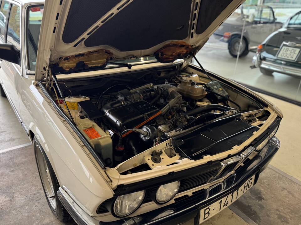 Bild 44/47 von BMW 528i (1986)