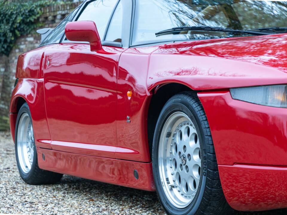 Image 48/50 of Alfa Romeo SZ (1991)