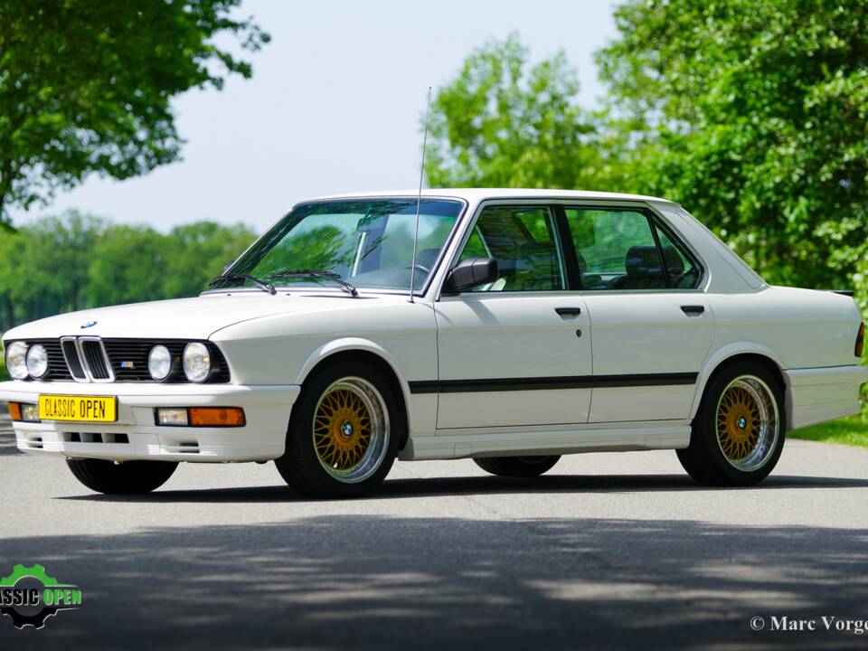 Image 1/51 of BMW M 535i (1985)