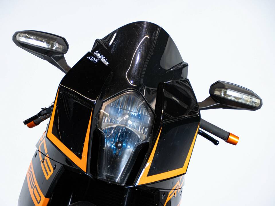 Bild 29/50 von KTM DUMMY (2011)