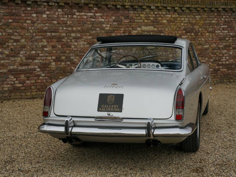 Immagine 33/50 di Ferrari 250 GT 2+2 (1964)