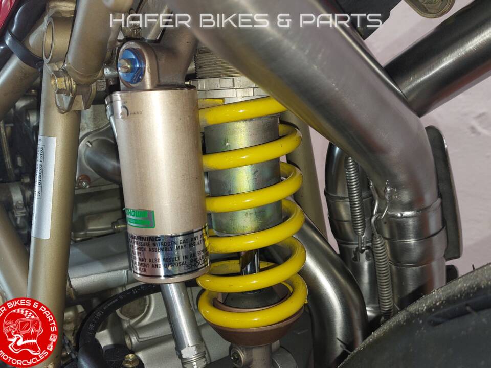 Image 42/57 of Ducati 916 (1997)