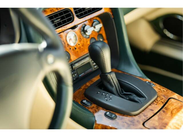 Image 15/43 of Aston Martin DB 7 GTA (2003)