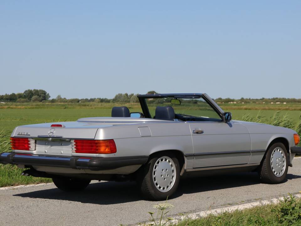 Image 41/50 de Mercedes-Benz 560 SL (1988)