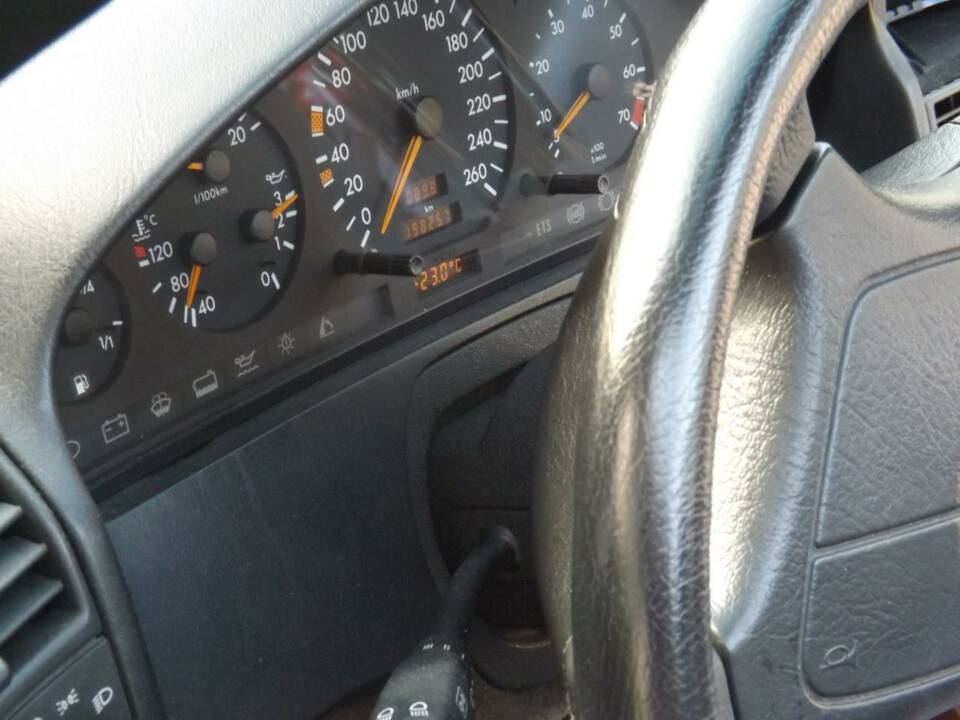 Image 15/50 of Mercedes-Benz SL 280 (1995)