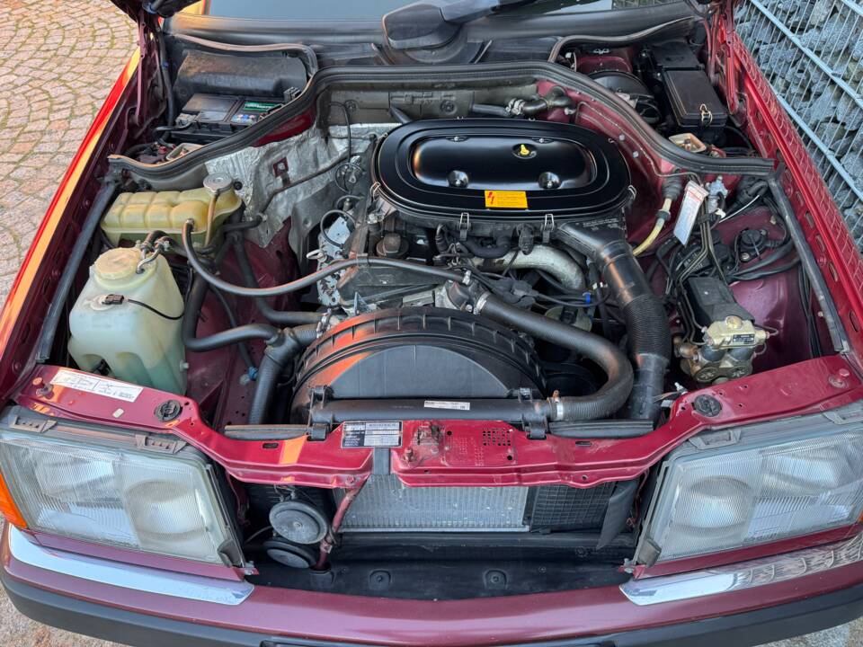 Immagine 61/75 di Mercedes-Benz 230 E (1992)