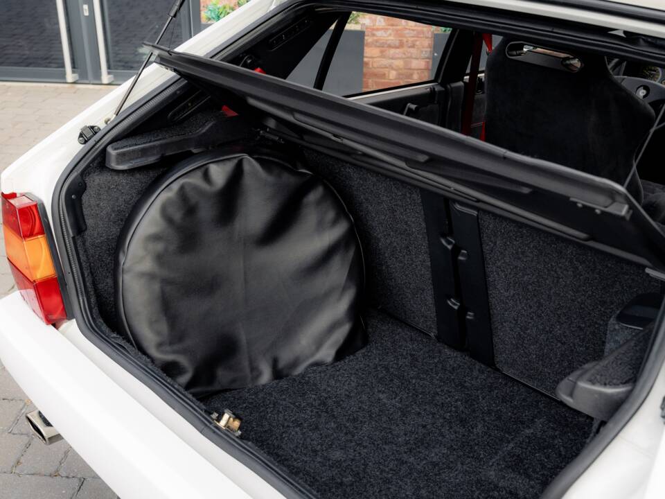 Imagen 37/96 de Lancia Delta HF Integrale Evoluzione I "Martini 5" (1992)