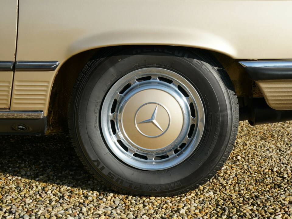 Image 14/50 of Mercedes-Benz 450 SL (1973)