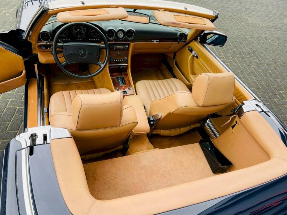 Image 18/36 de Mercedes-Benz 560 SL (1988)