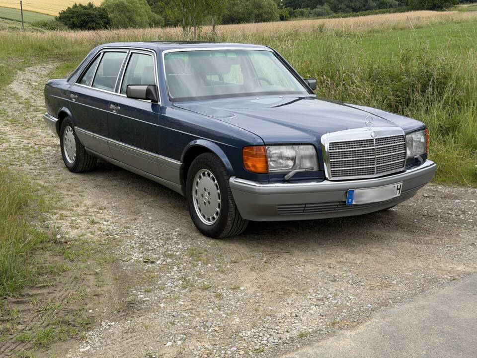 Image 5/20 of Mercedes-Benz 560 SEL (1988)