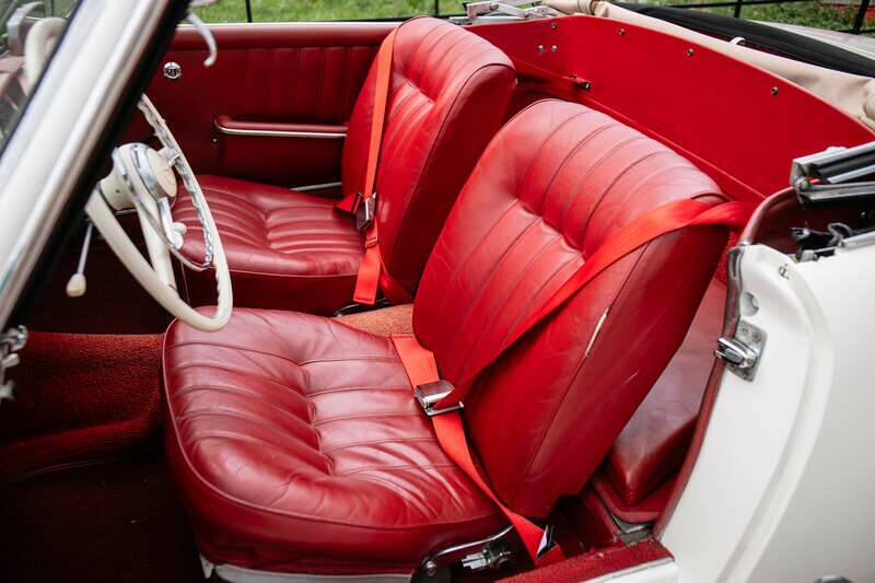 Image 11/49 of Mercedes-Benz 190 SL (1960)