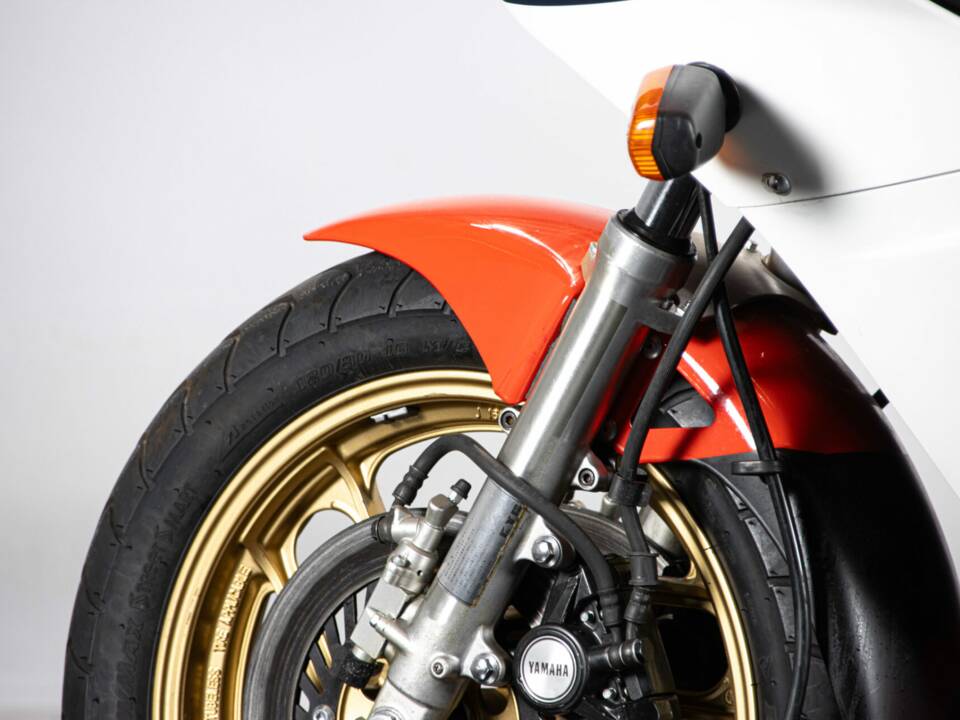 Immagine 22/50 di Yamaha RZV 500 R (1985)
