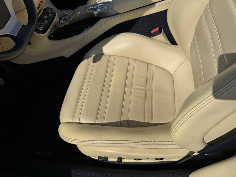 Image 14/51 of Ferrari California (2009)