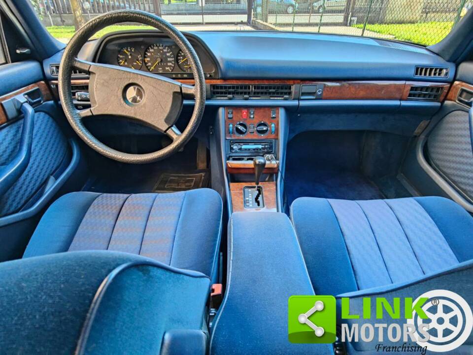 Imagen 5/10 de Mercedes-Benz 300 SE (1986)