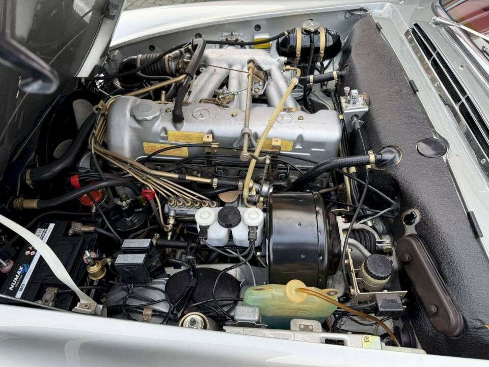 Bild 30/36 von Mercedes-Benz 280 SL (1970)