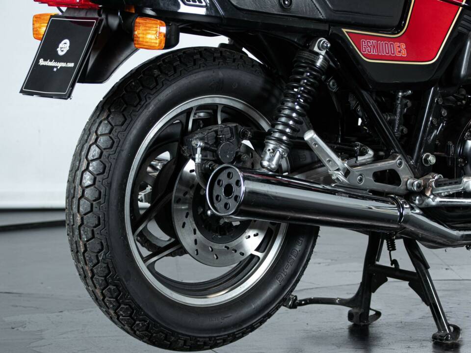 Image 30/50 de Suzuki GSX 1100 ES (1988)