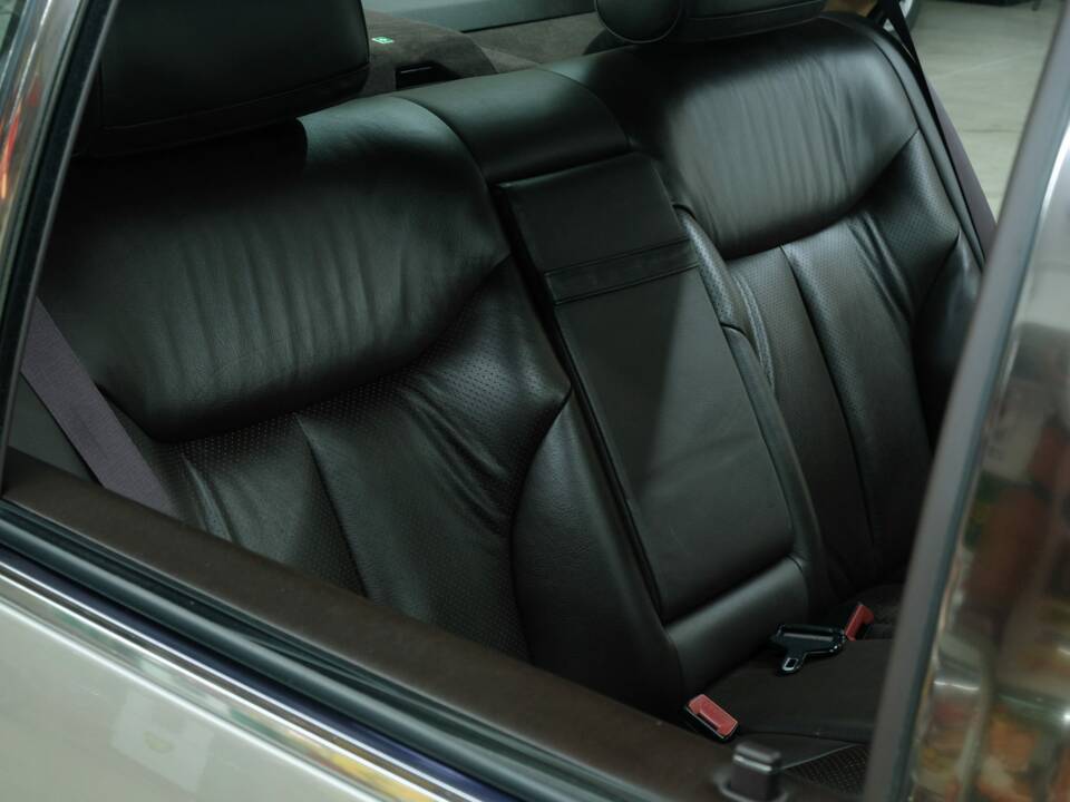 Bild 26/50 von Mercedes-Benz 300 SE (1992)