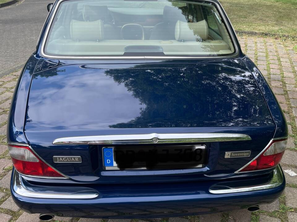 Image 3/19 of Jaguar XJ 8 Sovereign (2000)