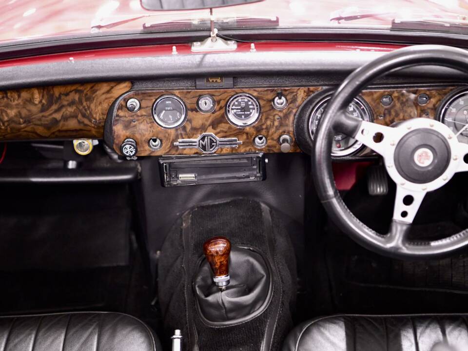 Image 28/50 of MG Midget GAN5 (1970)