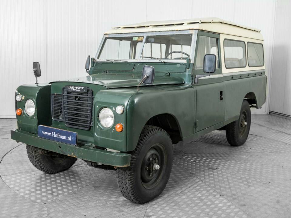 Image 17/50 of Land Rover 109 (1978)