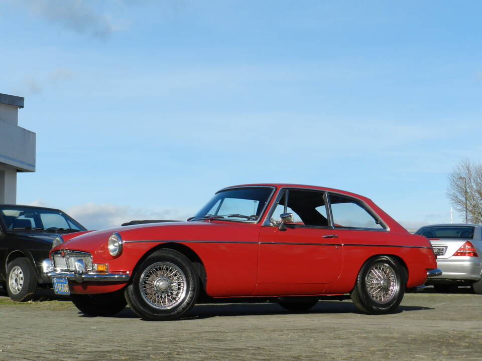 Image 74/75 of MG MGB GT (1969)