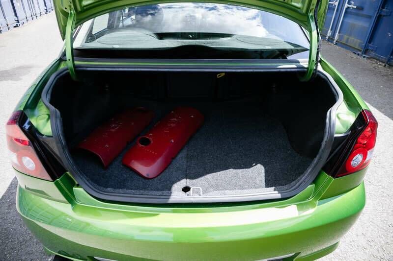 Image 44/45 of Holden LSV R300 (2002)