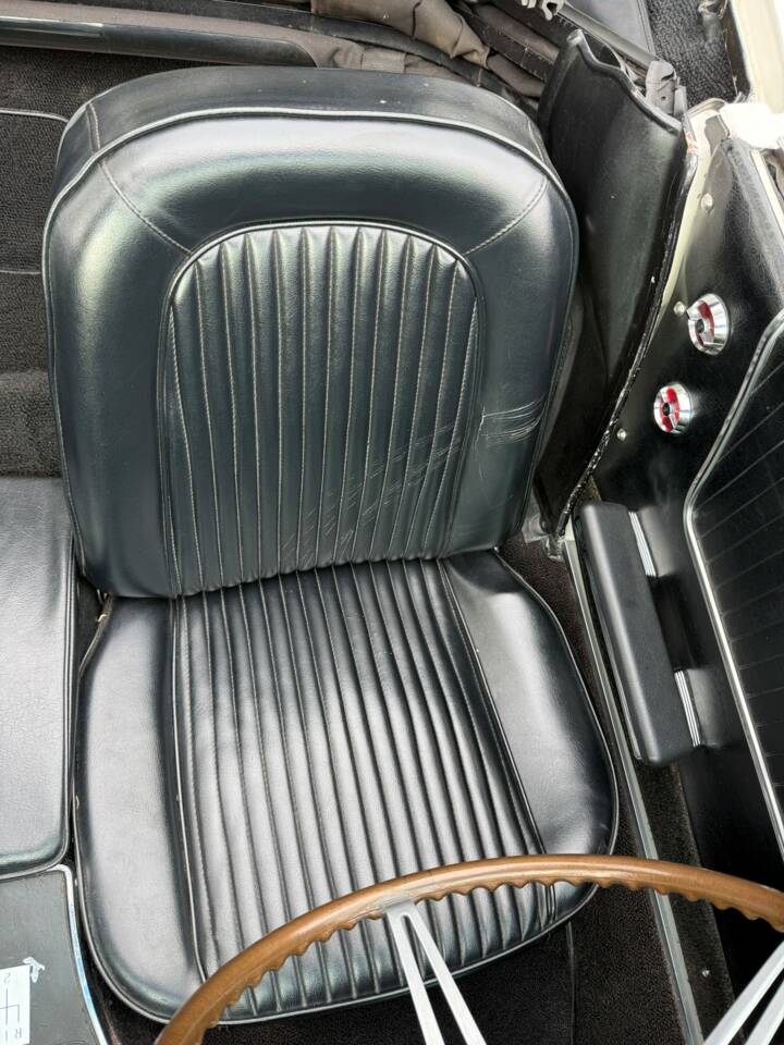 Imagen 24/38 de Chevrolet Corvette Sting Ray Convertible (1964)