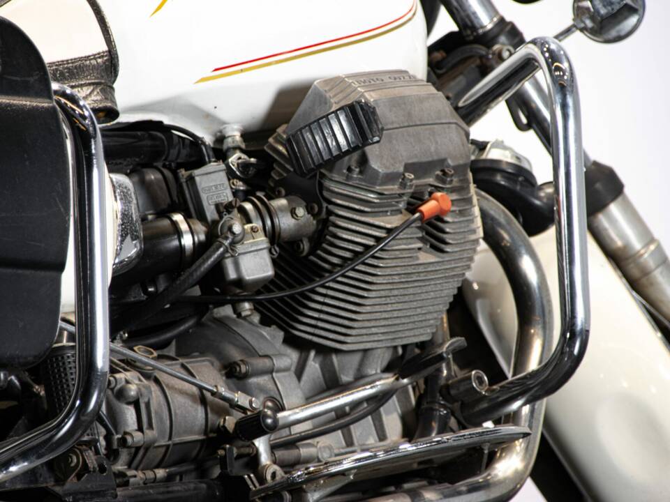 Image 26/44 de Moto Guzzi California II (1983)