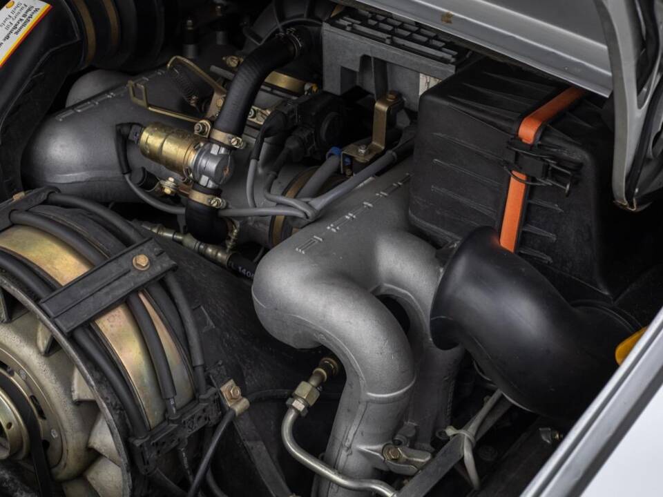 Image 96/132 of Porsche 911 Speedster 3.2 (1989)