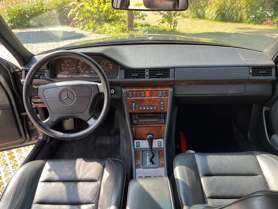 Imagen 14/20 de Mercedes-Benz 500 E (1992)