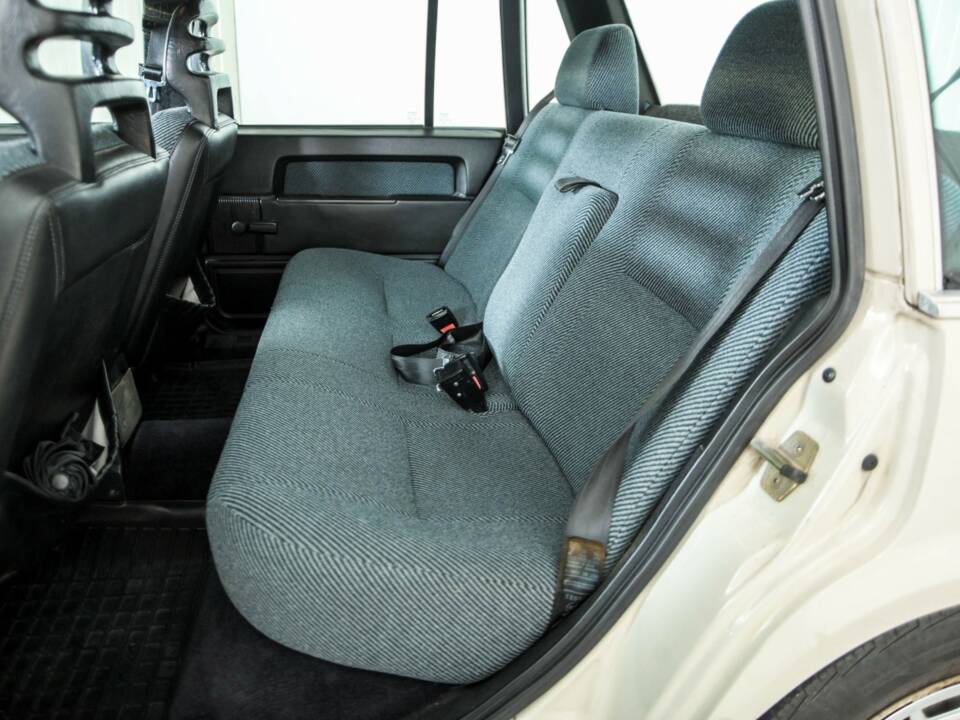 Image 33/50 of Volvo 740 GL (1987)