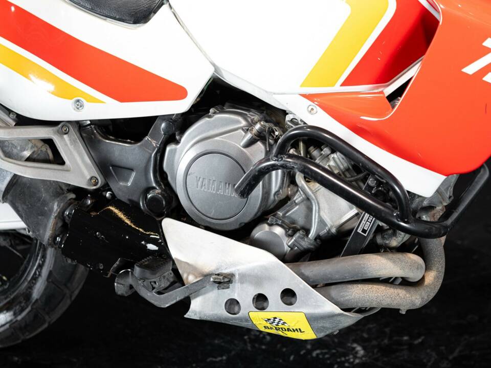 Image 22/35 of Yamaha DUMMY (1989)