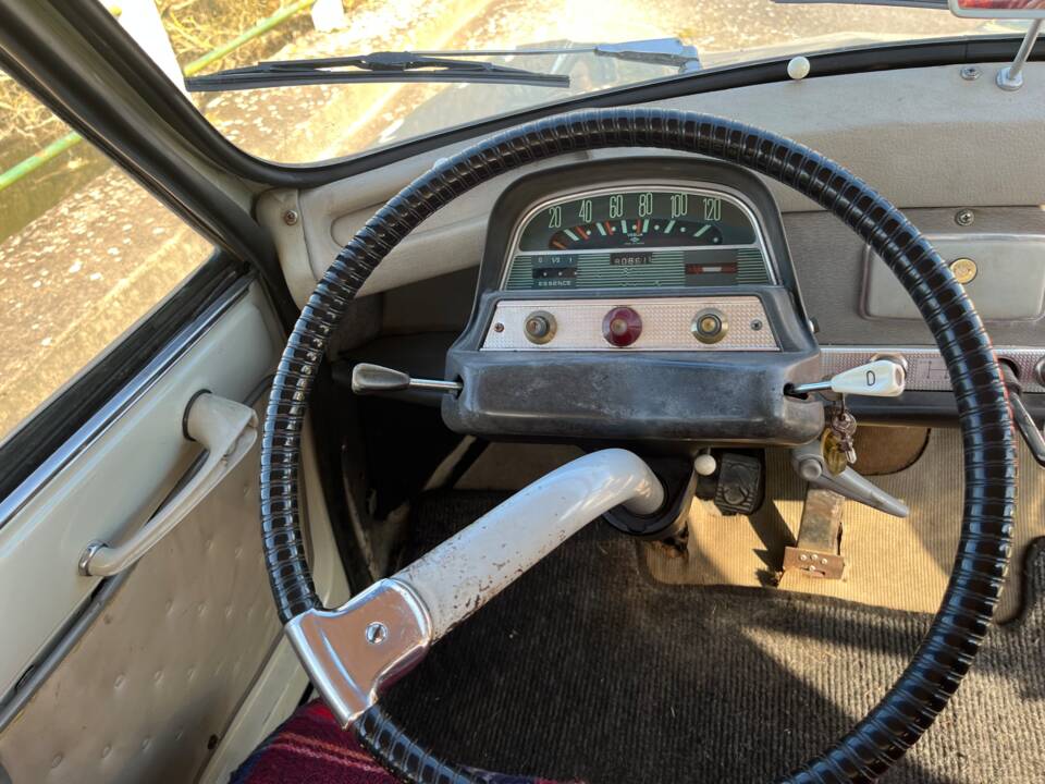 Bild 23/70 von Citroën Ami 6 Berline (1964)