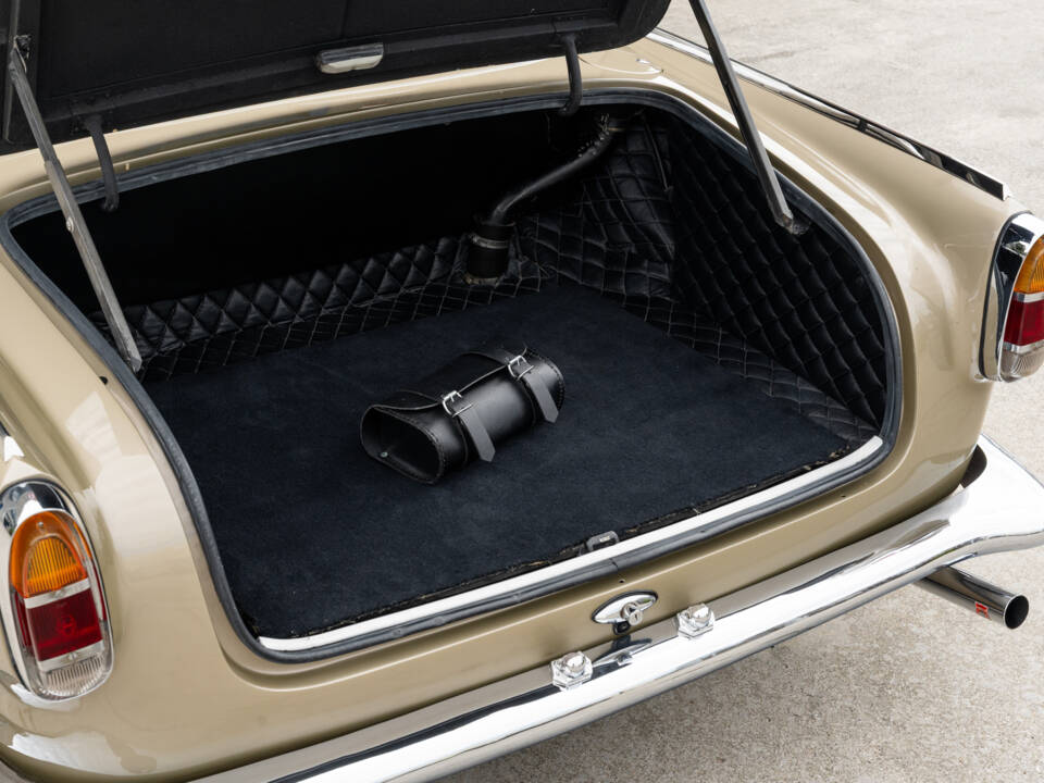 Image 60/78 of Maserati 3500 GT Touring (1960)