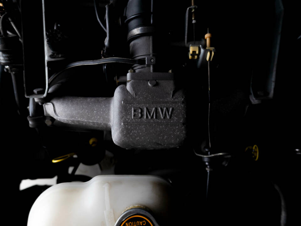 Immagine 39/43 di BMW 528i (1986)
