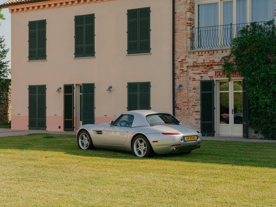 Image 40/185 of BMW Z8 (2001)