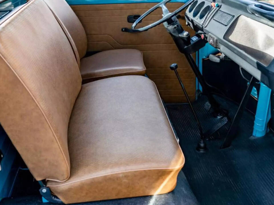 Image 4/5 de Volkswagen T2 Brasil Camper (1976)