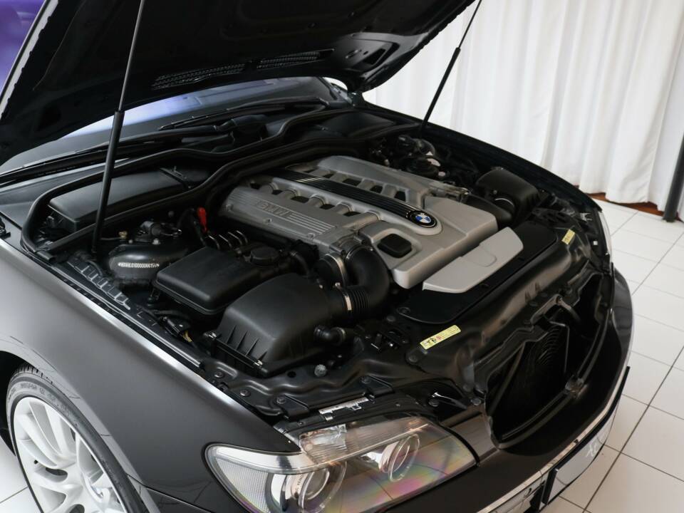 Bild 17/18 von BMW 760i (2005)