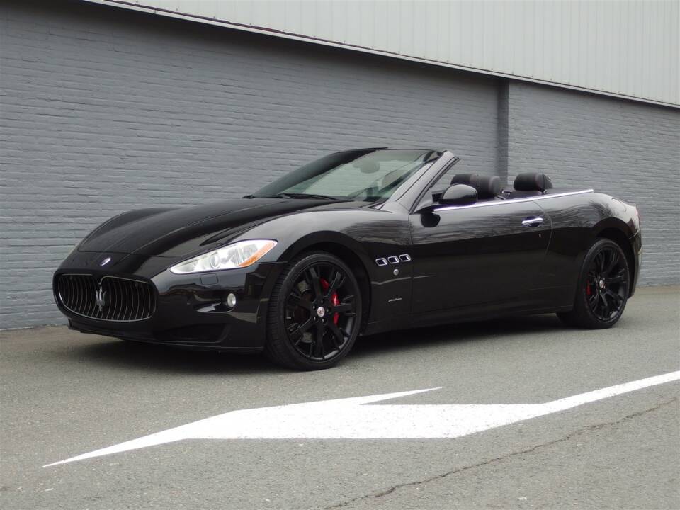 Immagine 23/93 di Maserati GranCabrio 4.7 (2010)