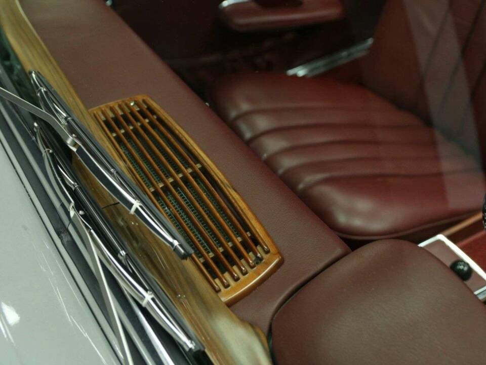 Bild 20/50 von Mercedes-Benz 250 SE (1968)