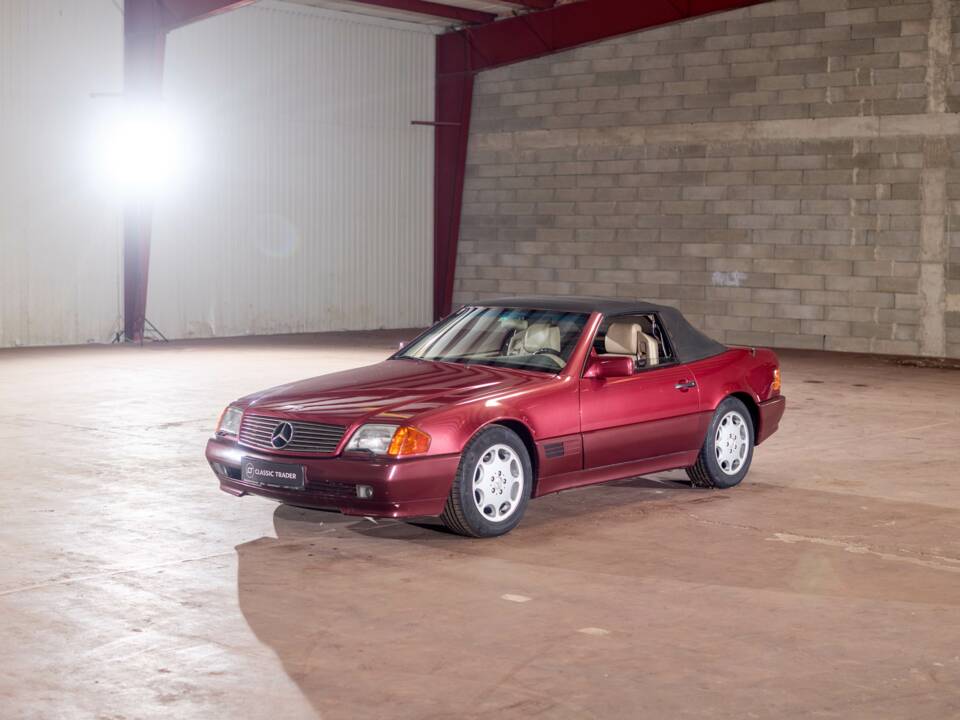 Image 29/43 of Mercedes-Benz 500 SL (1992)