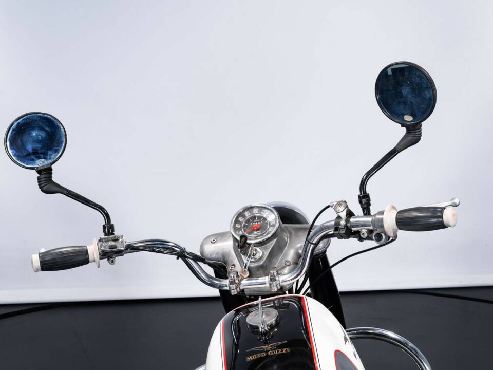 Immagine 10/30 di Moto Guzzi V 7 (1967)