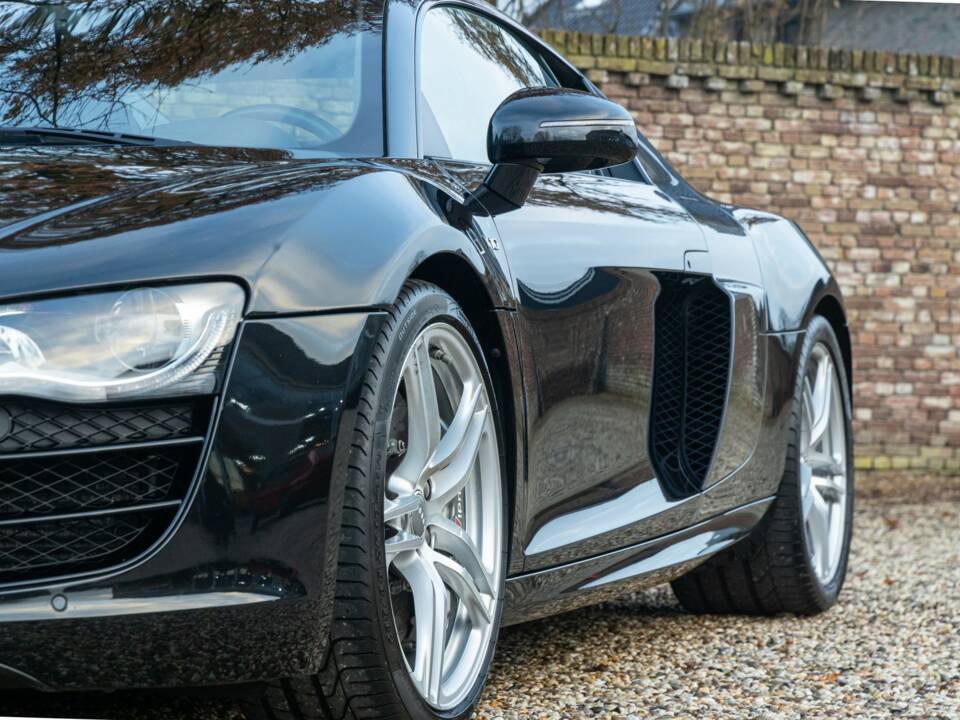 Image 21/50 de Audi R8 V10 (2011)