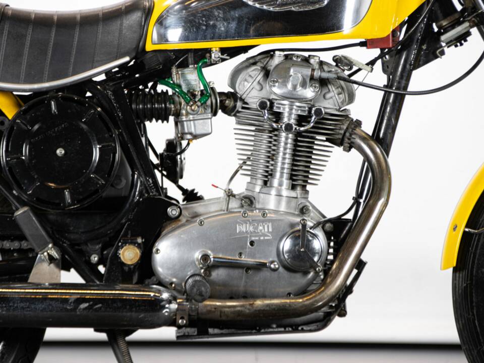 Bild 35/50 von Ducati 450 Scrambler (1969)