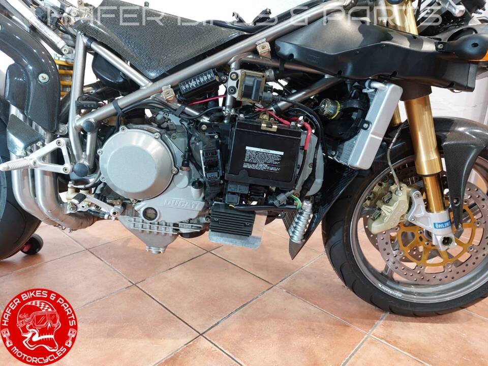Immagine 39/40 di Ducati DUMMY (2002)