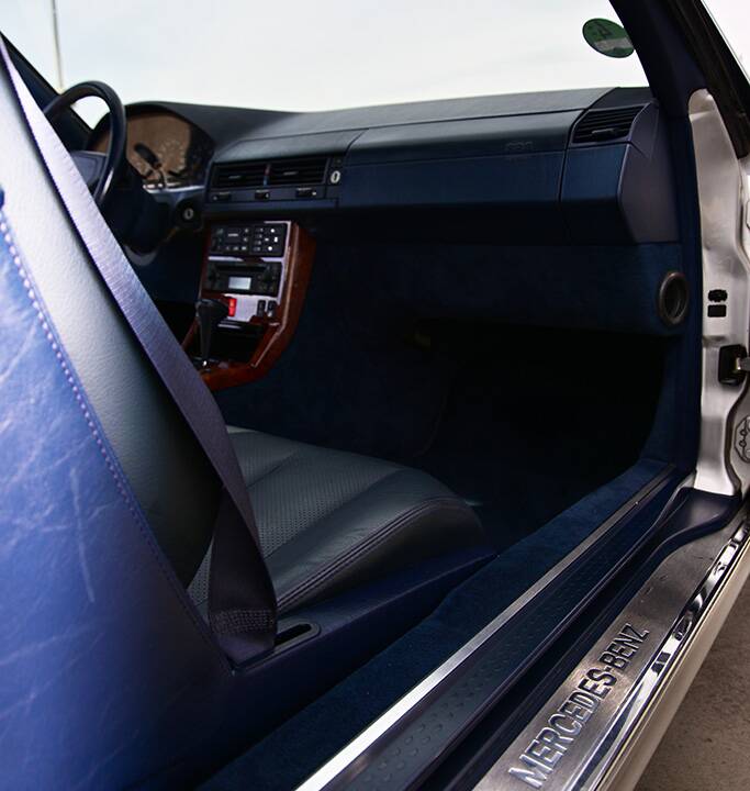 Image 9/18 de Mercedes-Benz SL 320 (1993)