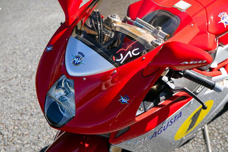 Immagine 6/30 di MV Agusta F4 1000 S (2004)